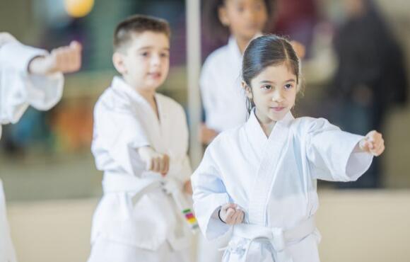 Pourquoi initier les enfants aux arts martiaux ?