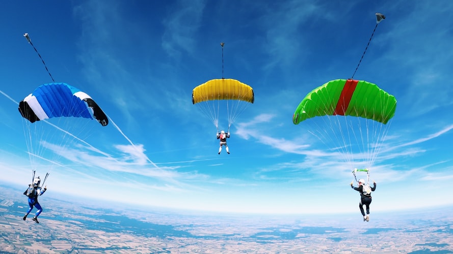 5 bonnes raisons de faire un saut en parachute